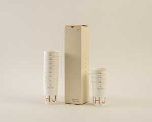 أكواب ورقية